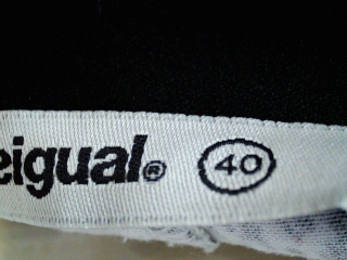 Pantalon Desigual de la taille 40, de couleur imprimés