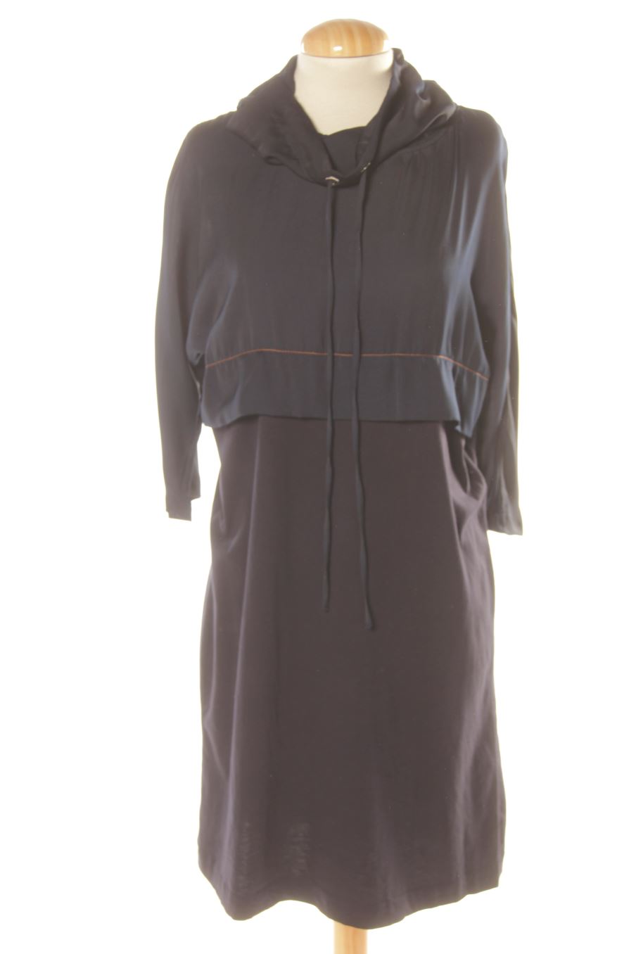 Robe casual Mango de la taille M, de couleur bleu marine