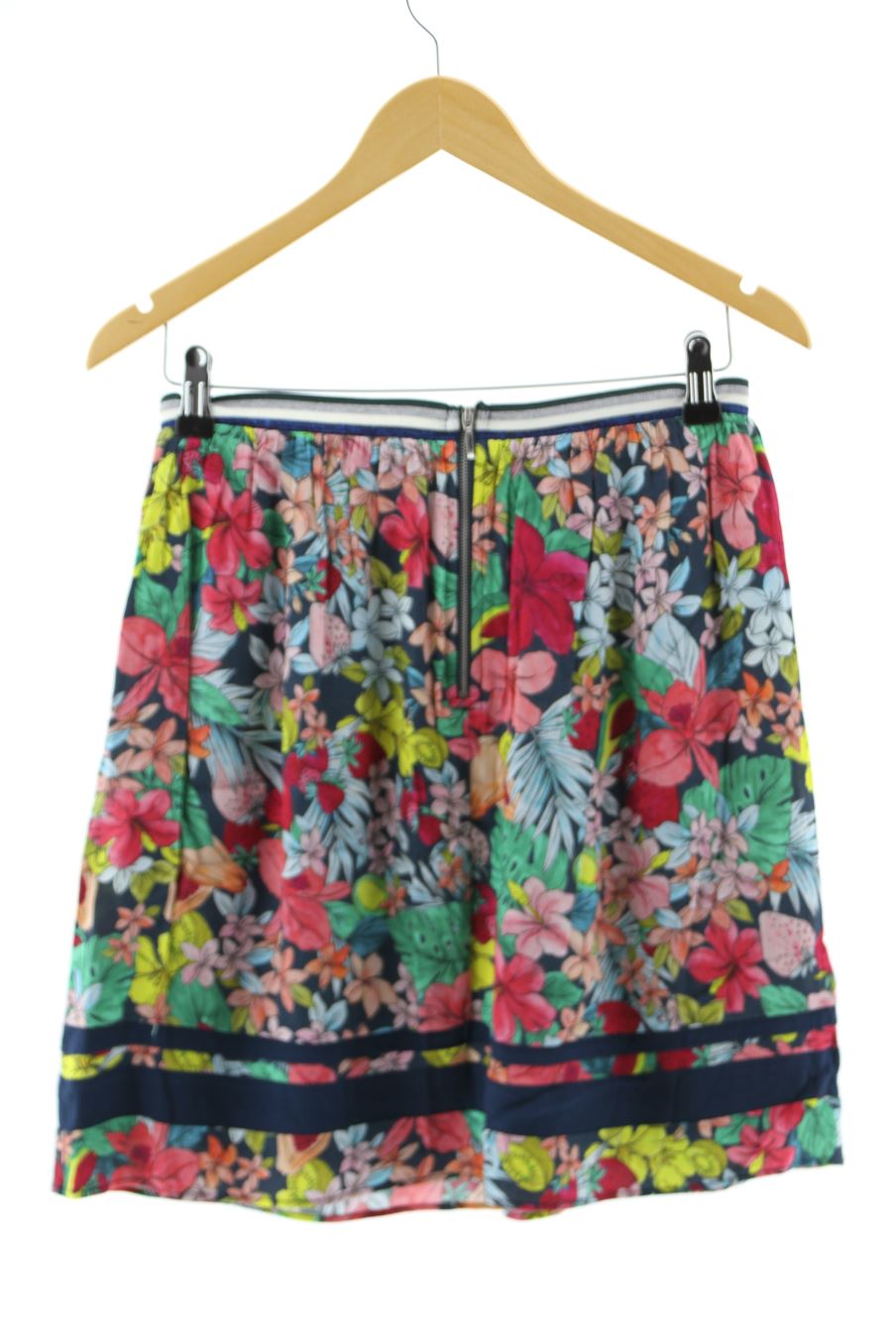 Jupe Naf Naf de la taille 38, de couleur fleurs