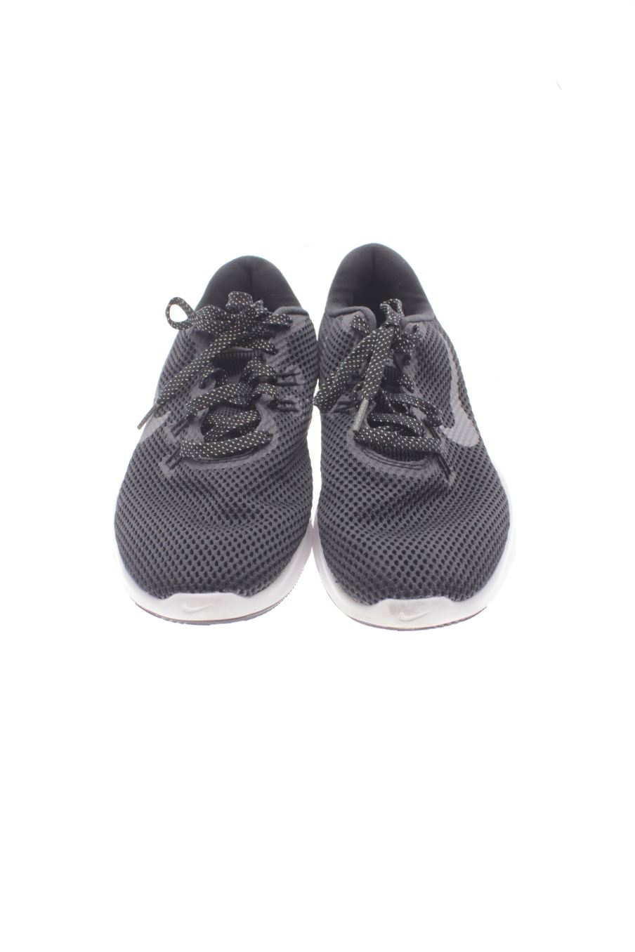 Deportivos de Nike de la talla 40, de color negro de