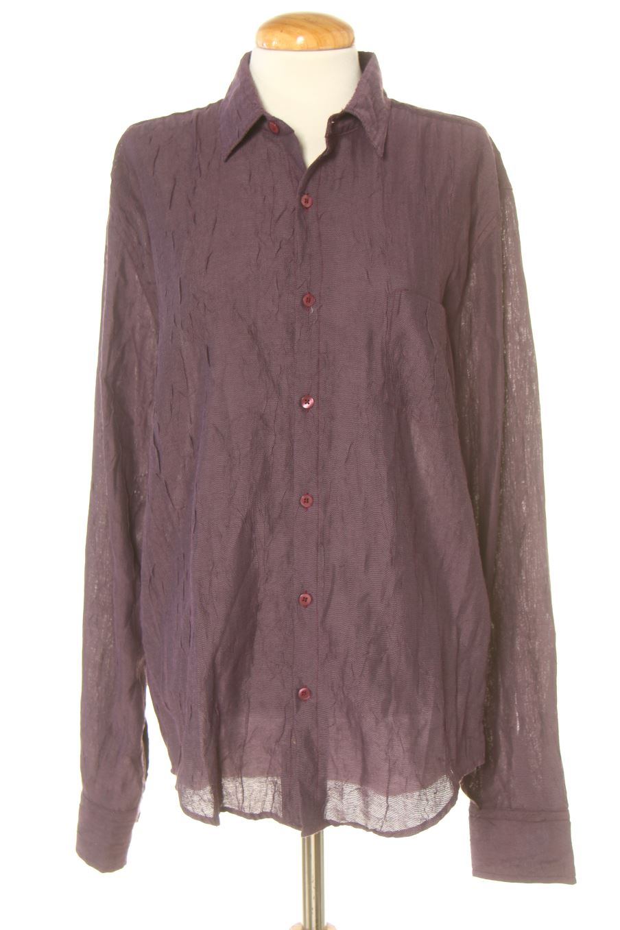 Camisa de Adolfo Dominguez de la talla XL, de color morado