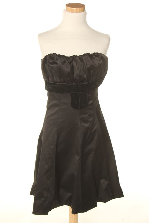 Aufwändiges Kleid