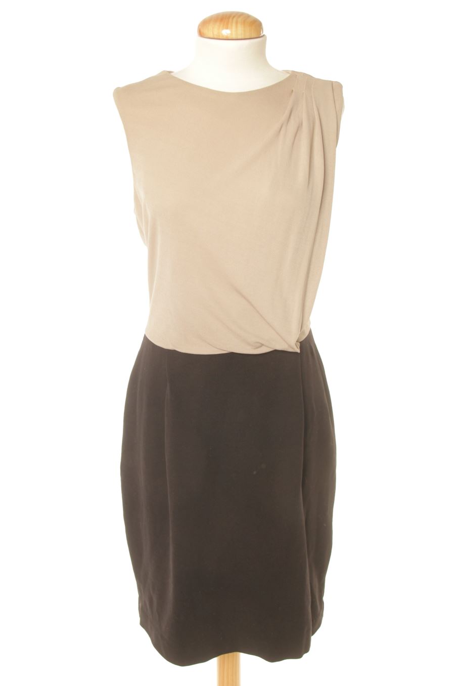 Robe casual Mango de la taille M, de couleur noir
