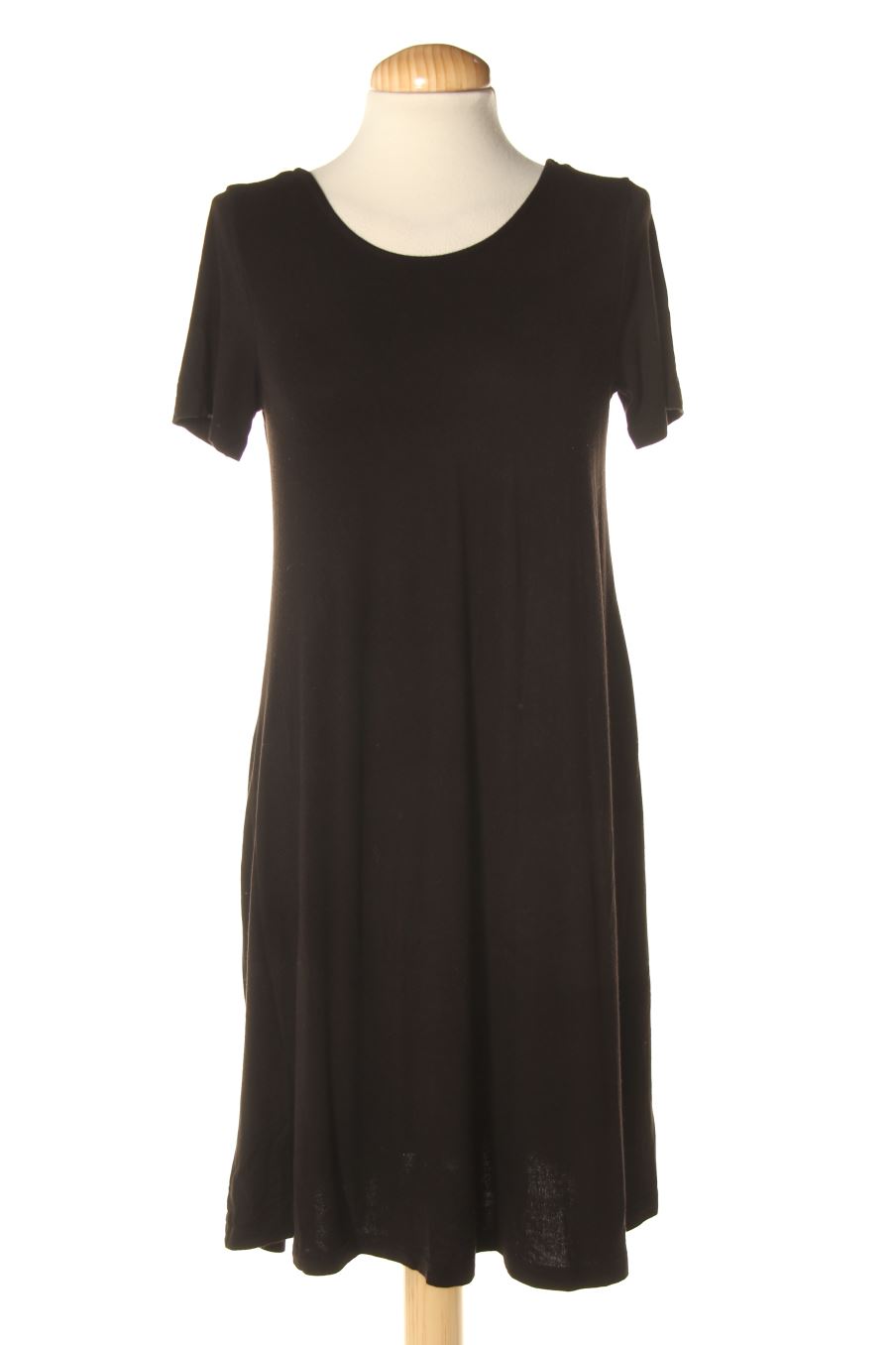 Robe casual Stradivarius de la taille L, de couleur noir