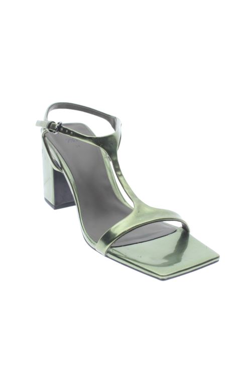 Sandalen mit Absatz