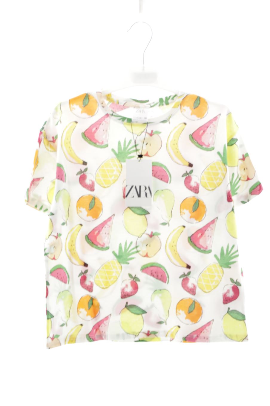 T-shirt Zara de la taille 11 ans avec une étiquette
