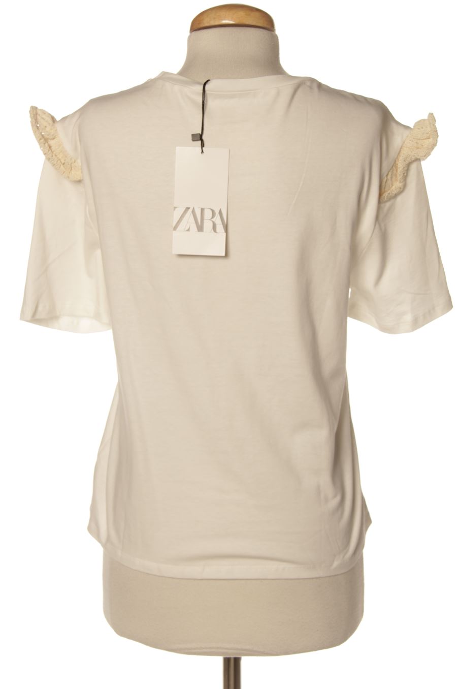 T-shirt Zara de la taille S, de couleur blanc