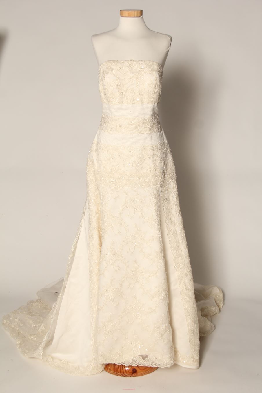 Vestido elegante de la sposa de la talla 44, de color beige