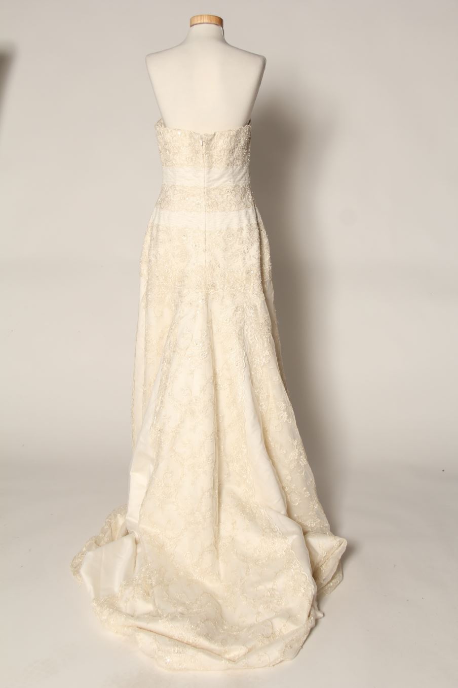 Vestido elegante de la sposa de la talla 44, de color beige