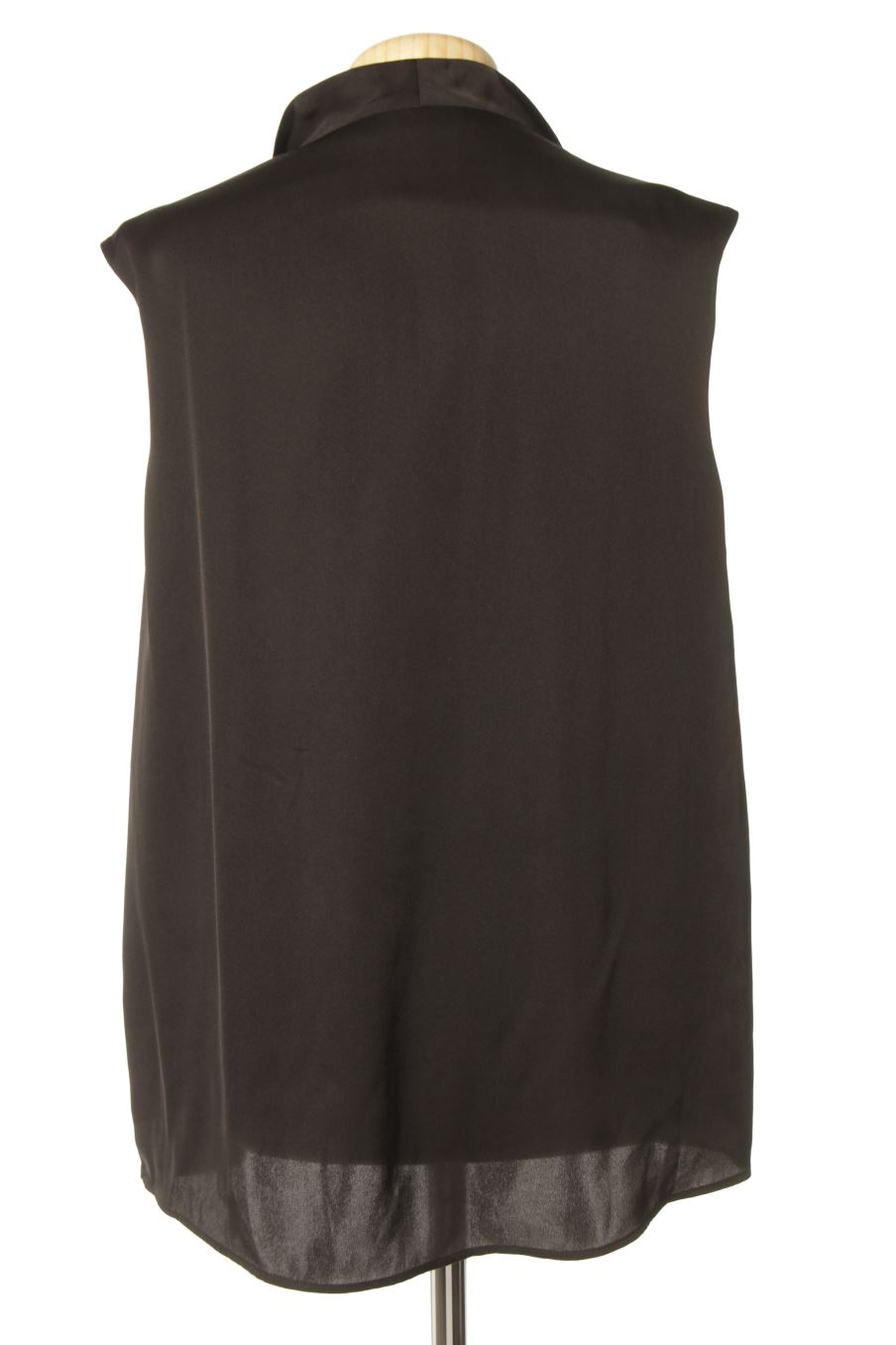Blusa de manga corta de Hugo boss de la talla L, de color negro