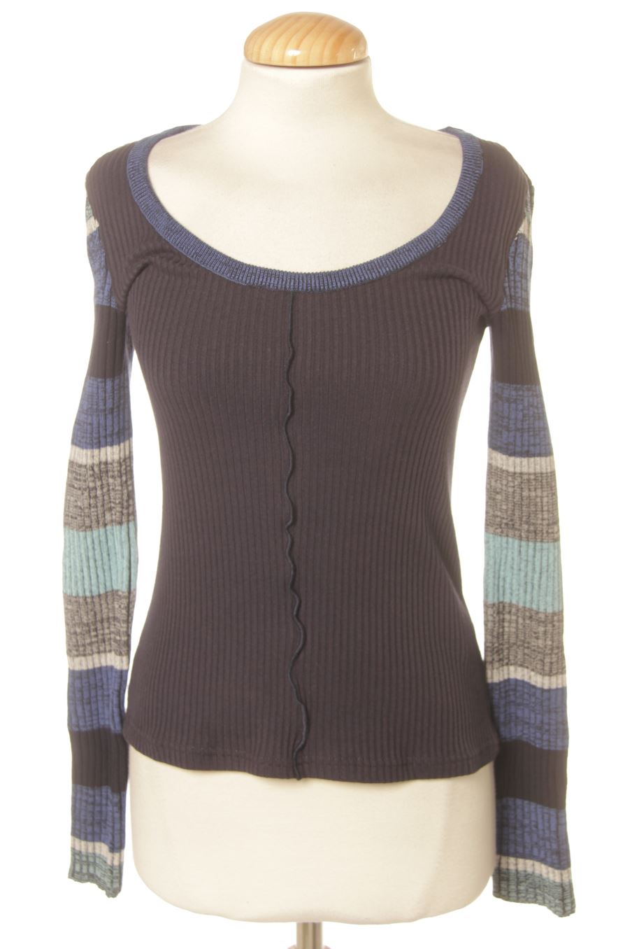 Pull Desigual de la taille M, de couleur imprimés