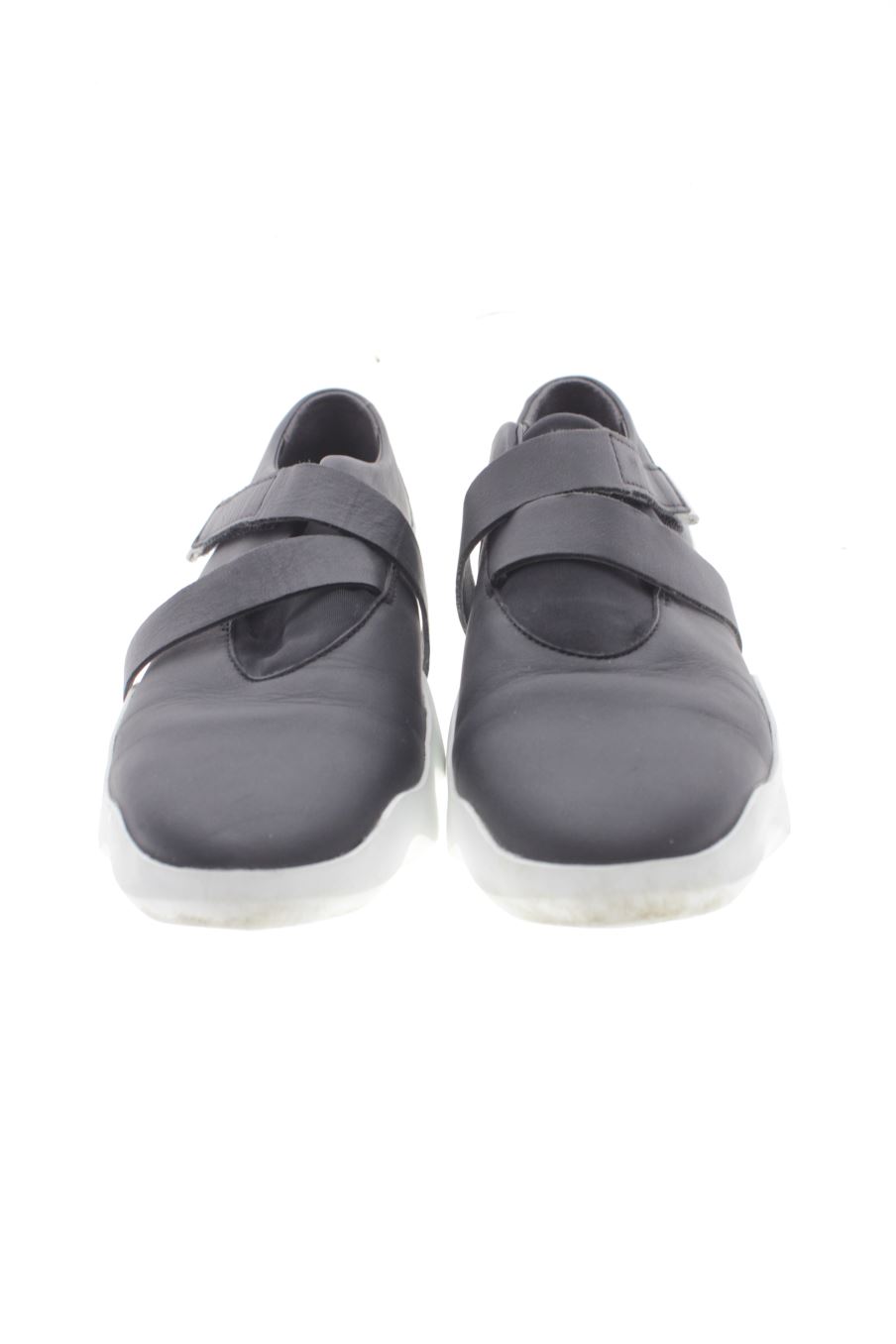 Deportivos de Camper de la talla 37, de color negro de