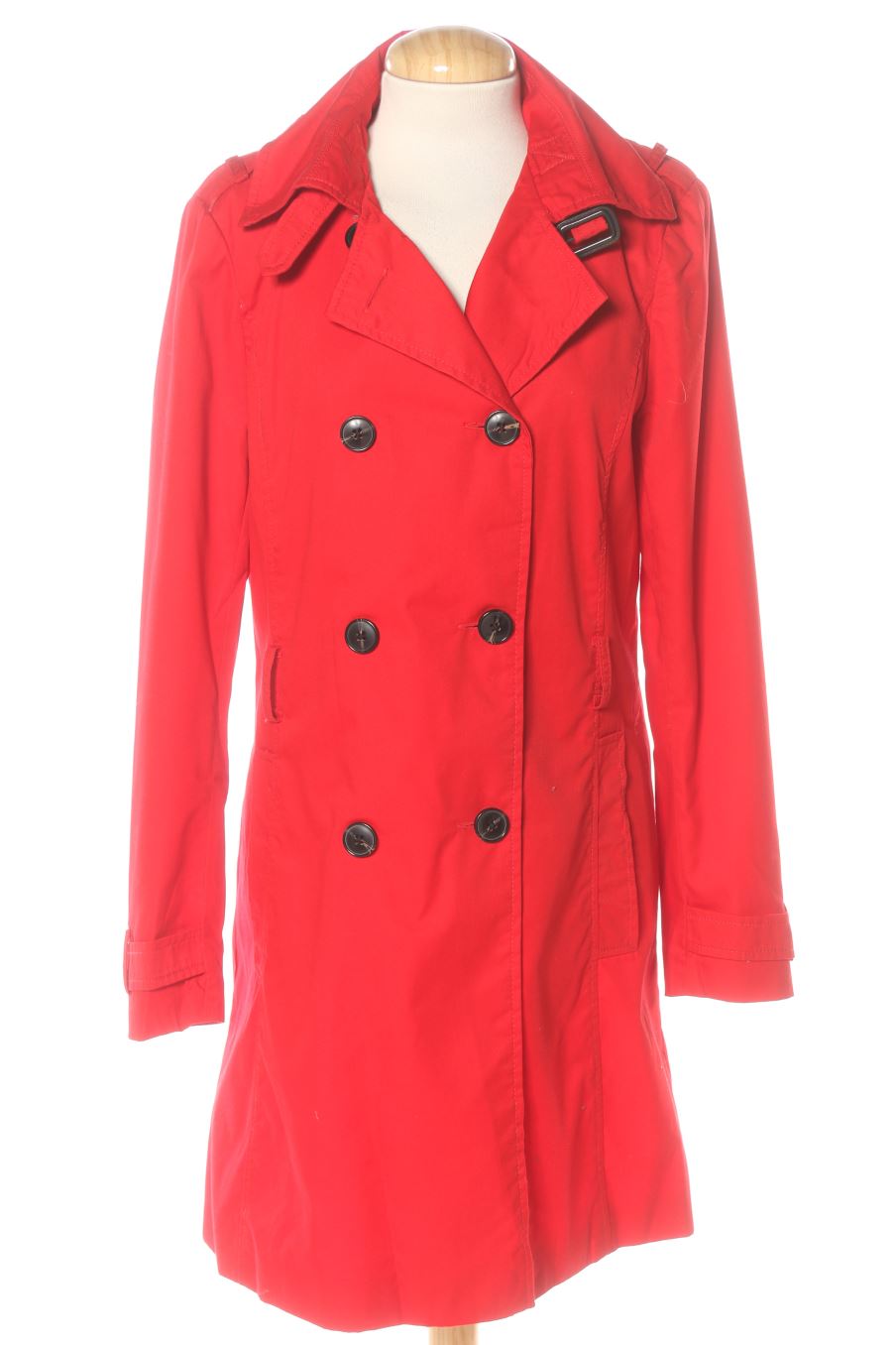 Gabardina de Stradivarius de la talla L, de color rojo