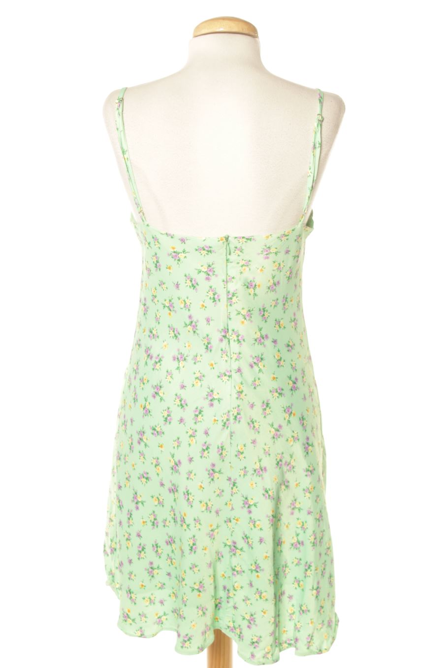 Robe casual Zara de la taille M, de couleur fleurs