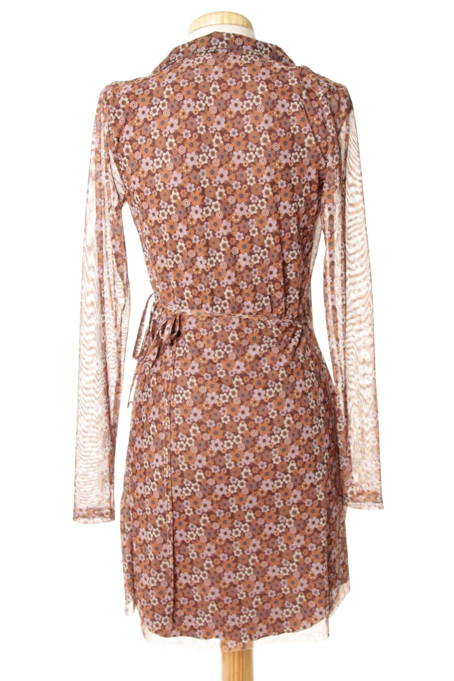 Robe casual Stradivarius de la taille XS, de couleur fleurs