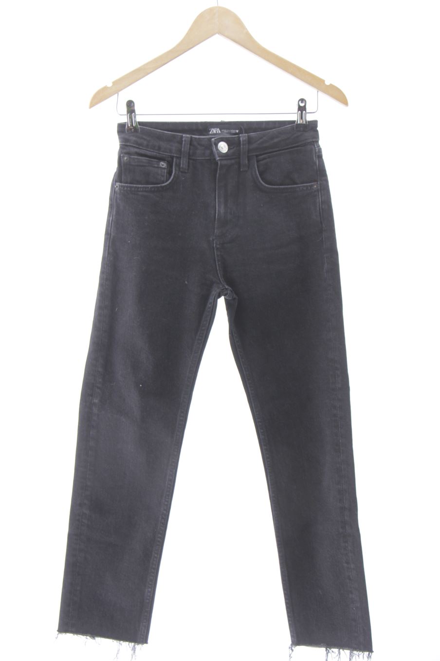 Jeans Zara de la taille 34, de couleur noir de denim