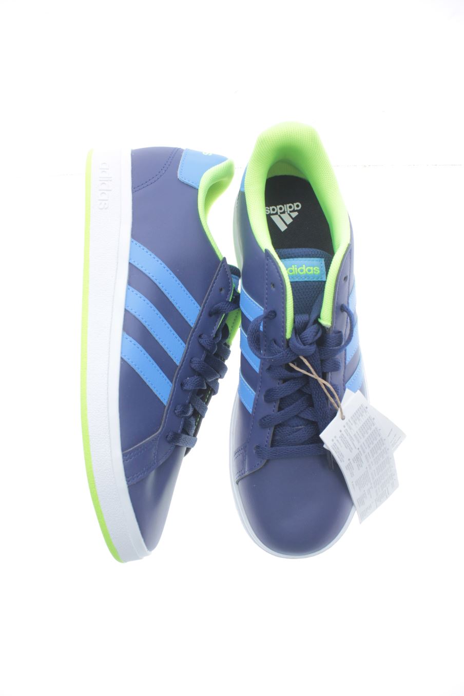 Zapatillas de Adidas de la talla 39 con etiqueta