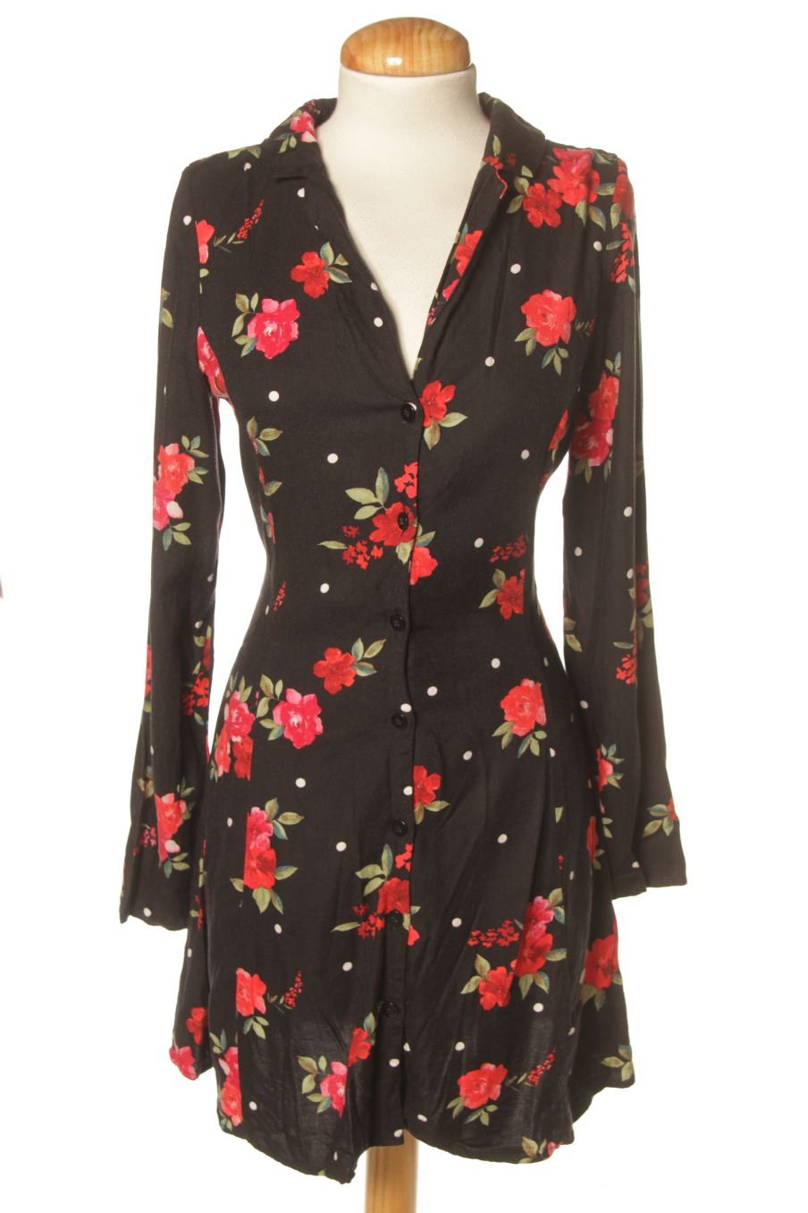 Robe casual Bershka de la taille M, de couleur fleurs
