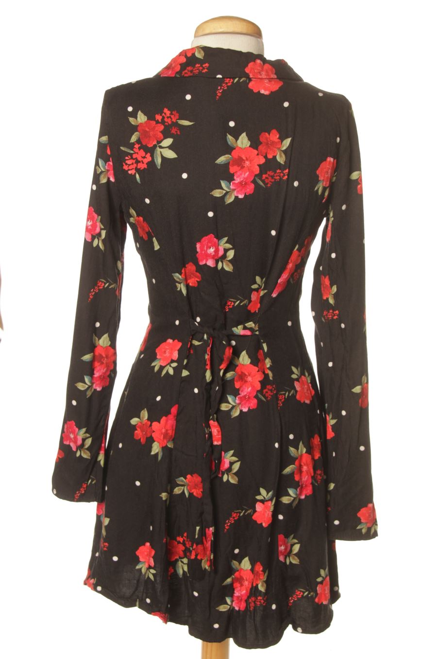Robe casual Bershka de la taille M, de couleur fleurs