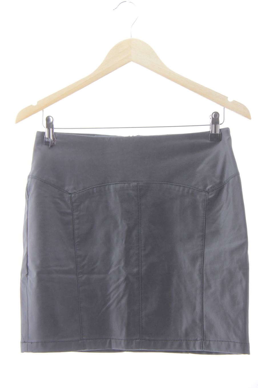 Jupe Pull & Bear de la taille M, de couleur noir de synthétique
