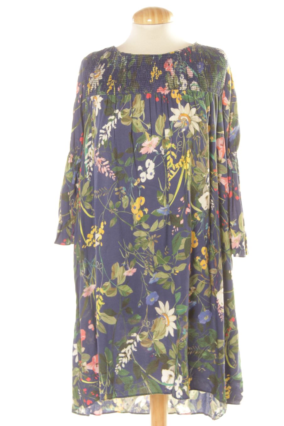 Robe casual Zara de la taille L, de couleur fleurs