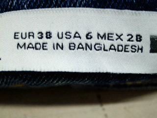 Jeans Zara de la taille 38, de couleur bleu de denim
