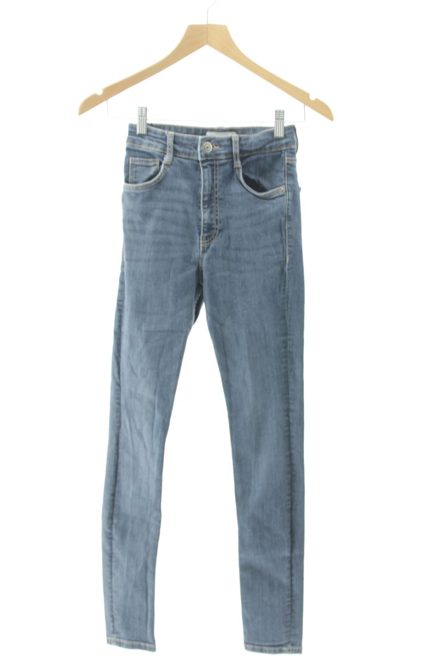 Jeans Zara de la taille 34, de couleur bleu de denim