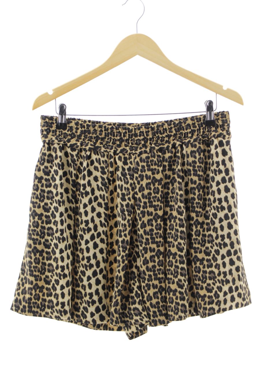 Pantalones cortos de Zara de la talla XL, de color animal print