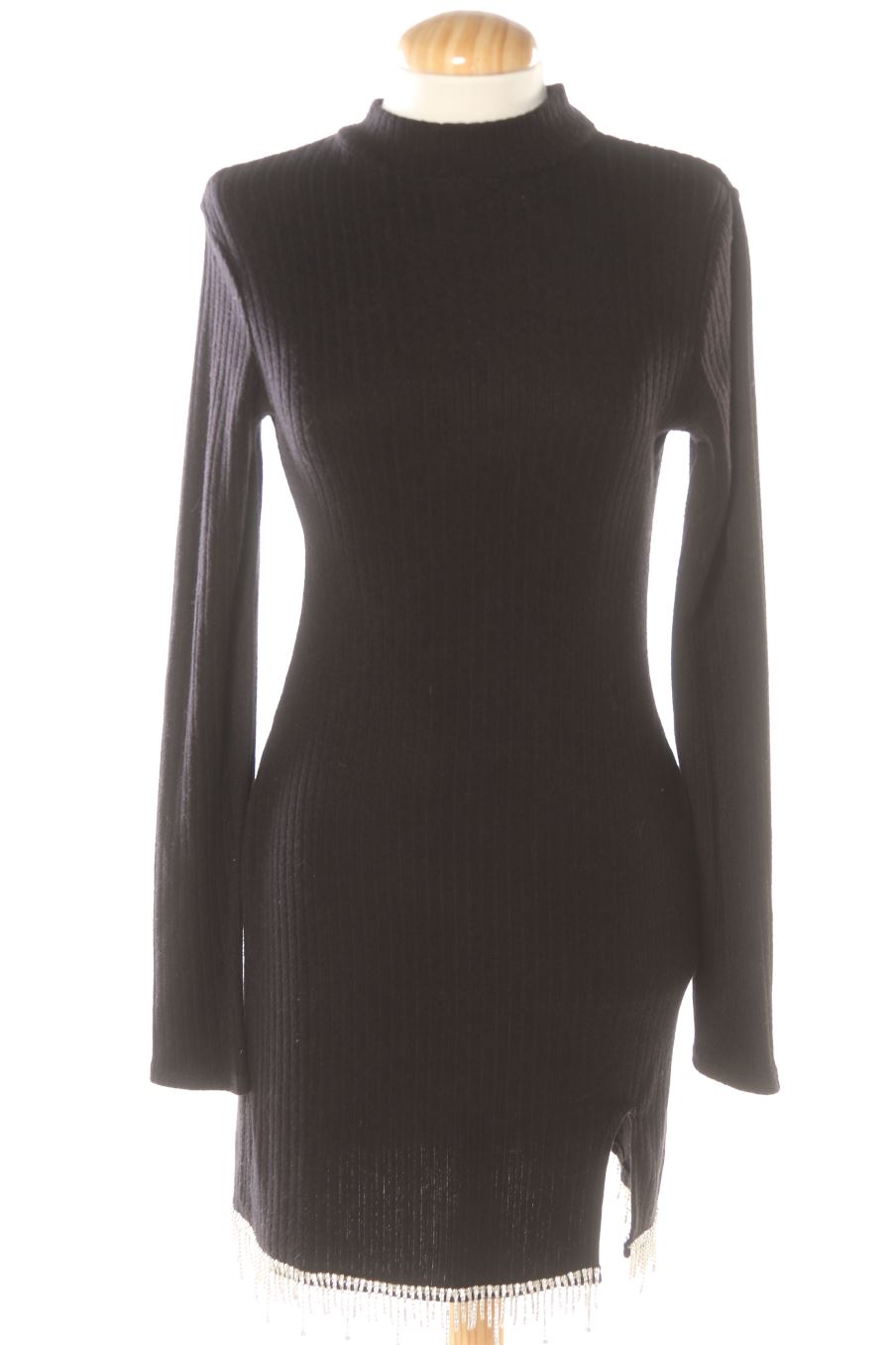 Robe casual Zara de la taille M, de couleur noir
