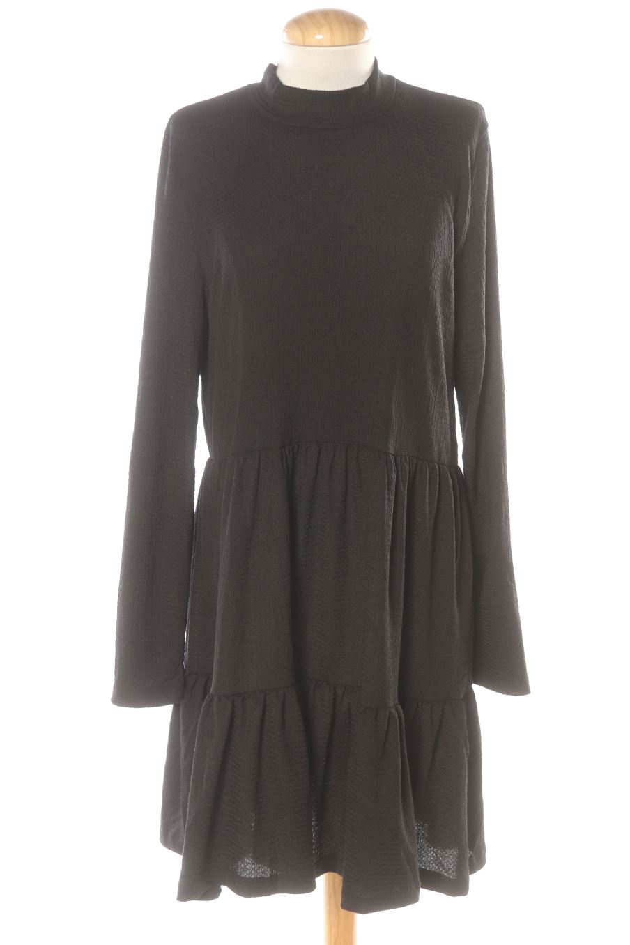 Robe casual HAILYS de la taille L, de couleur noir