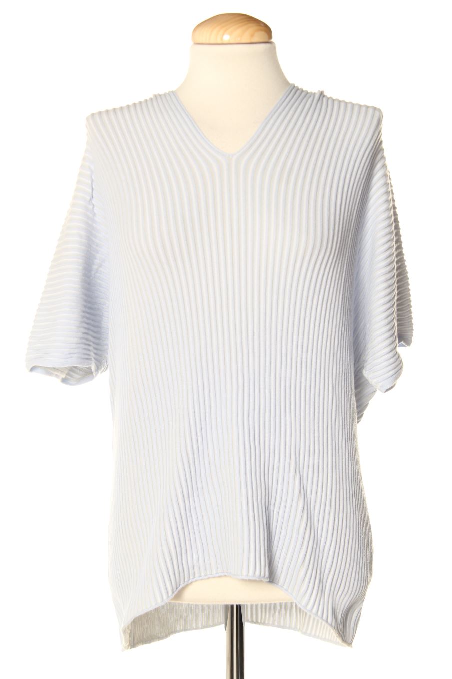 Pull Uniqlo de la taille M, de couleur bleu