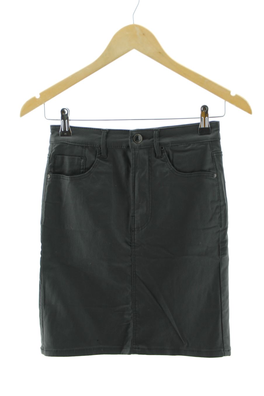Falda de Stradivarius de la talla 36, de color negro de ropa vaquera