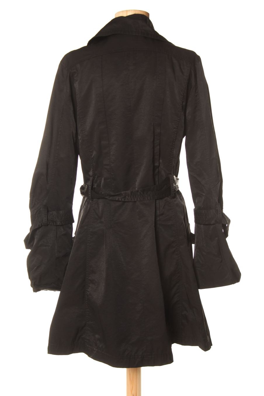 Gabardina de Jacqueline Riu de la talla 38, de color negro