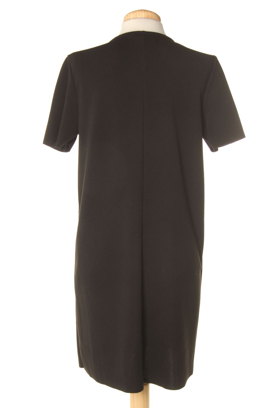 Robe casual Zara de la taille M, de couleur noir
