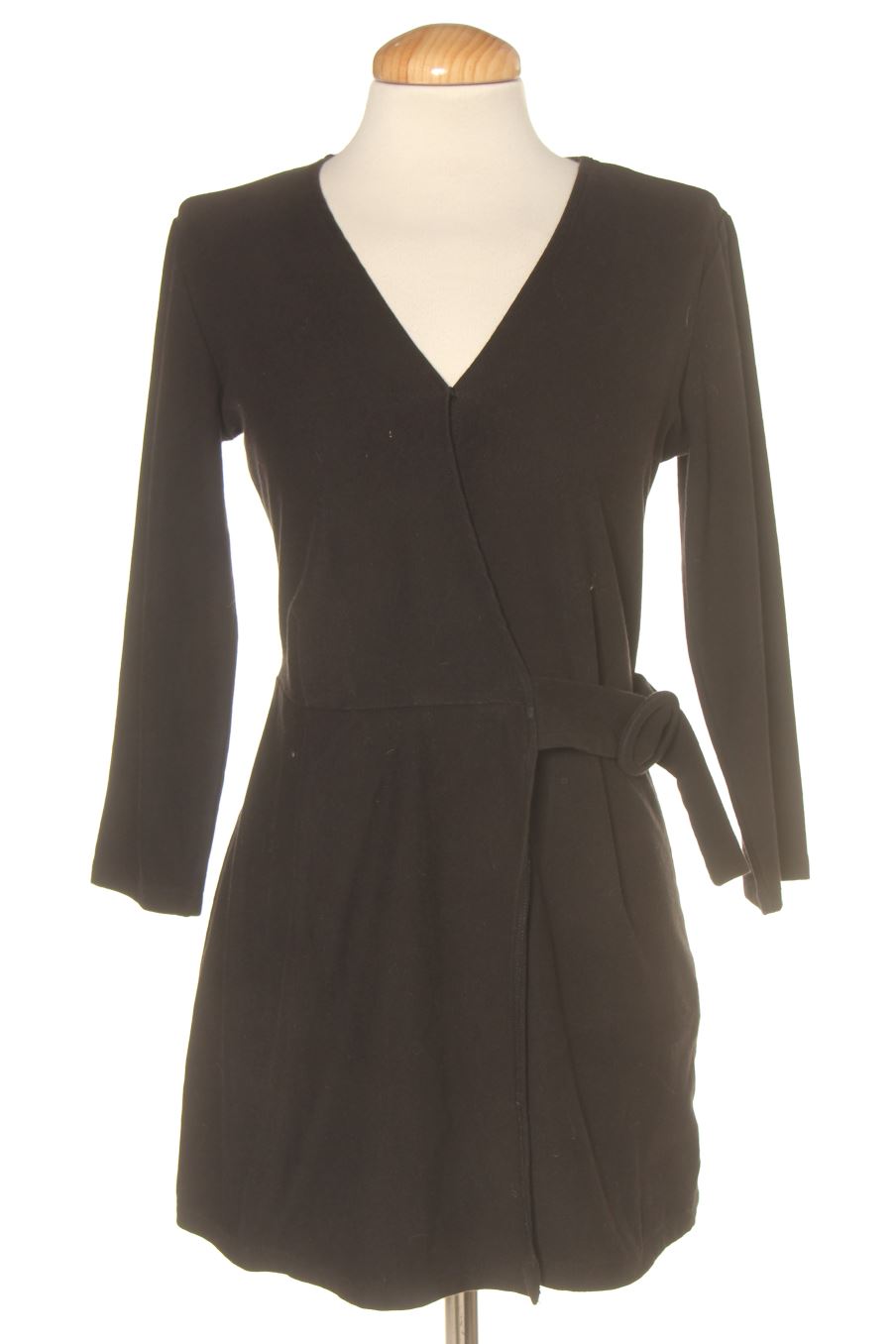 Mono de Bershka de la talla S, de color negro