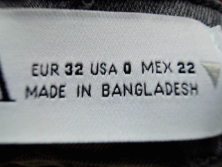 Jeans Zara de la taille 32, de couleur gris de denim