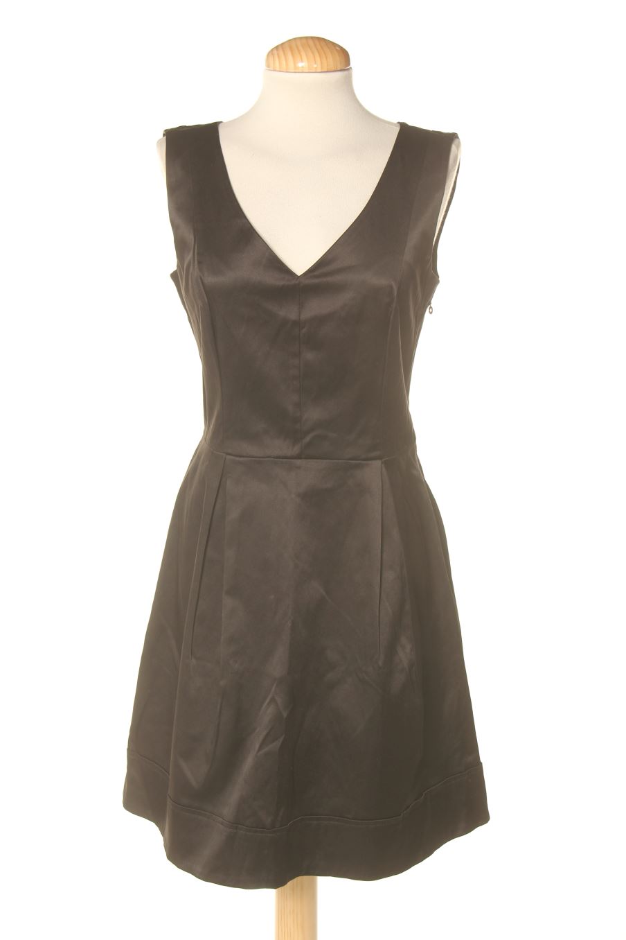 Robe casual SUITEBLANCO de la taille M, de couleur noir