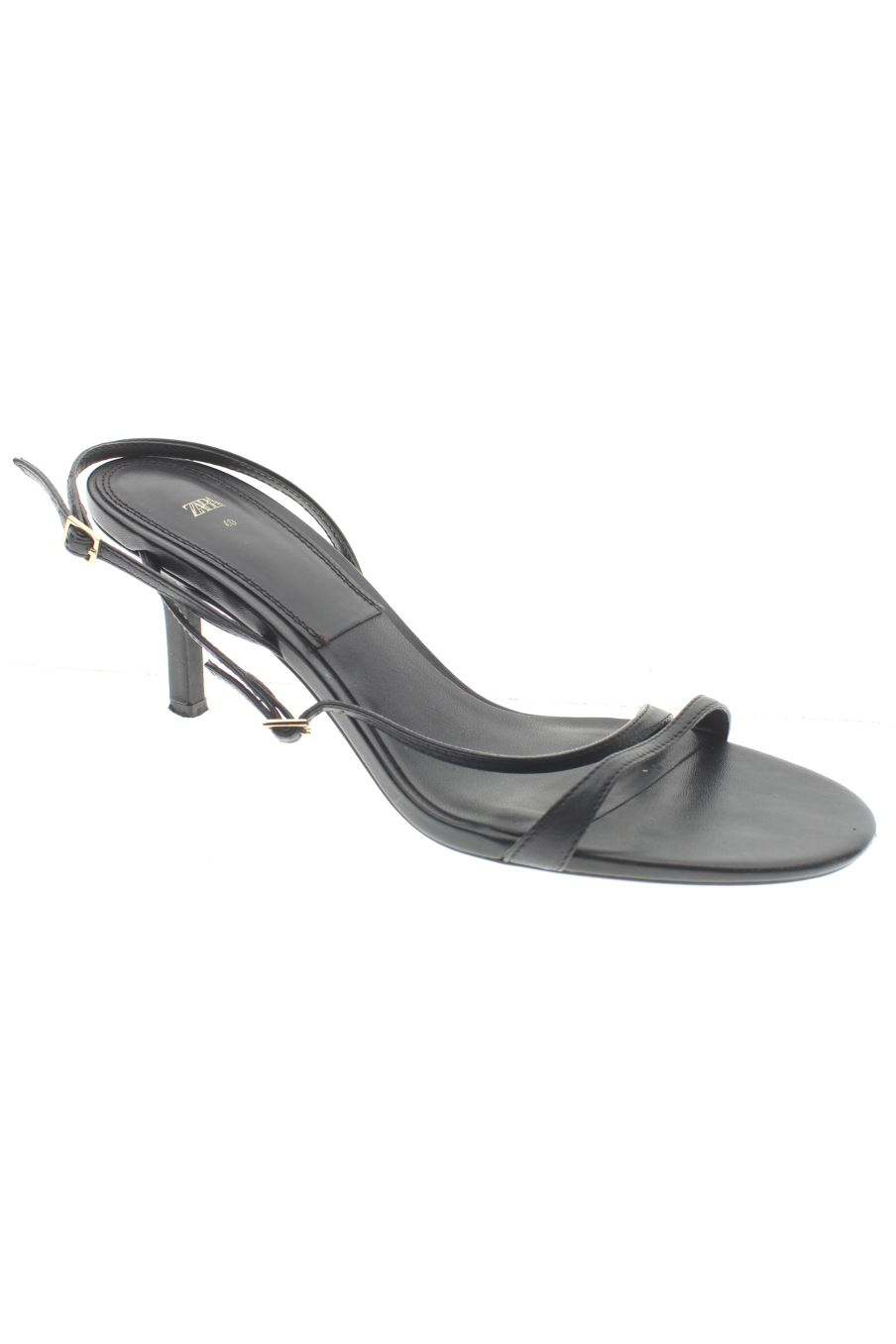 Sandalias tacon de Zara de la talla 40, de color negro de