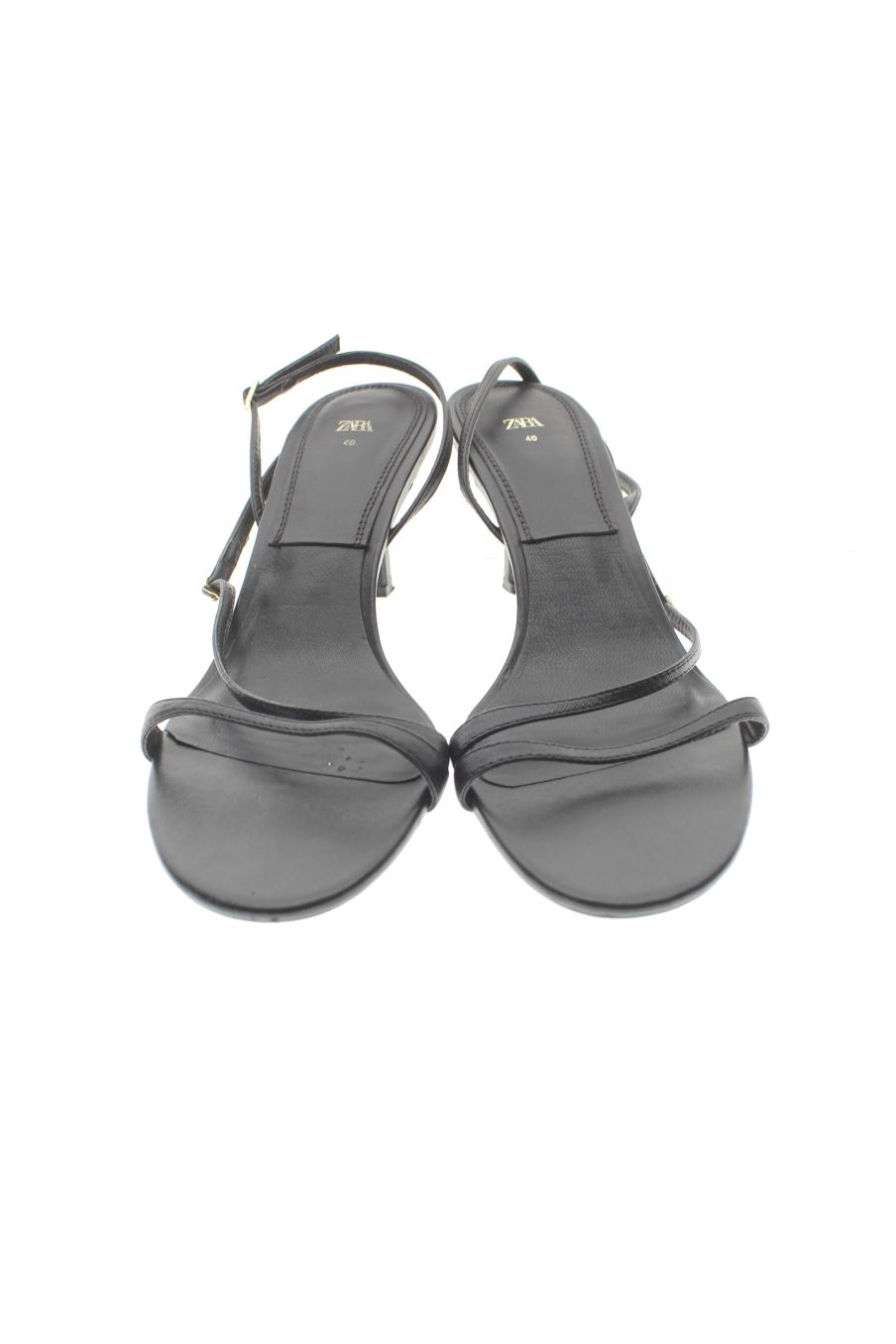 Sandalias tacon de Zara de la talla 40, de color negro de