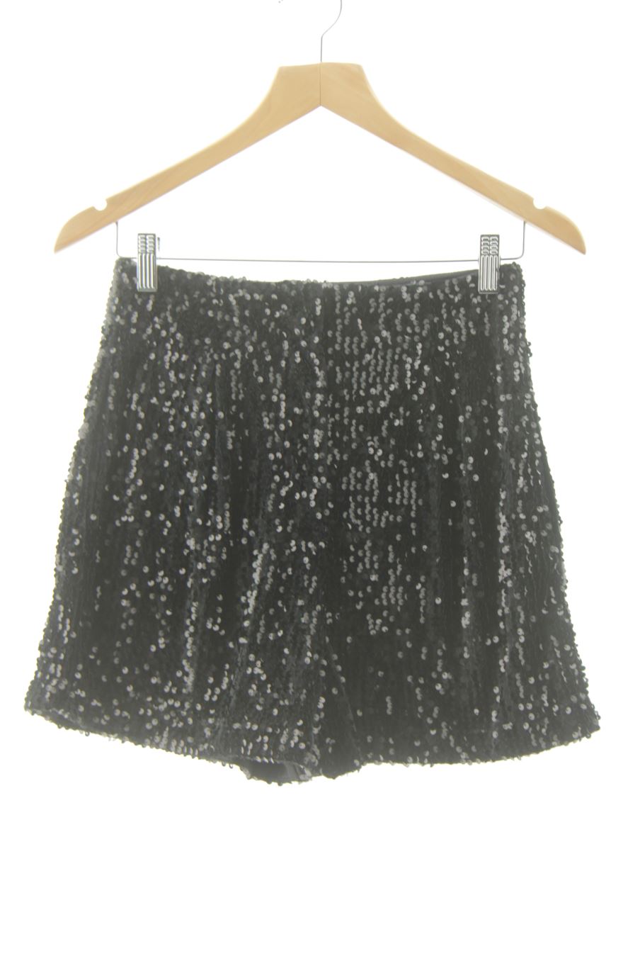 Pantalón corto de Zara de la talla XS, de color negro