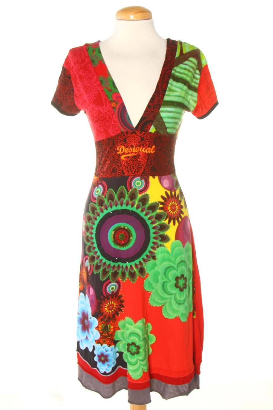 Robe casual Desigual de la taille XS, de couleur imprimés