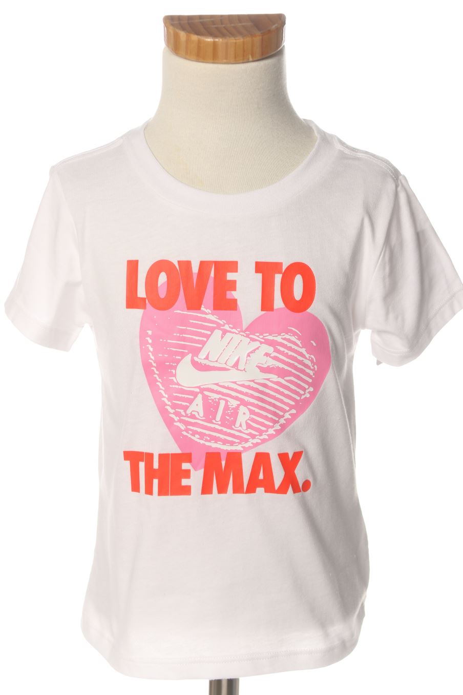 T-shirt Nike de la taille 4 ans avec une étiquette