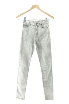 Jeans 32 Bershka, photo 1 sur 2