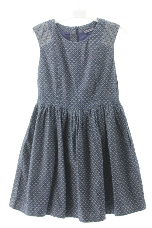 Aufwändiges Kleid
