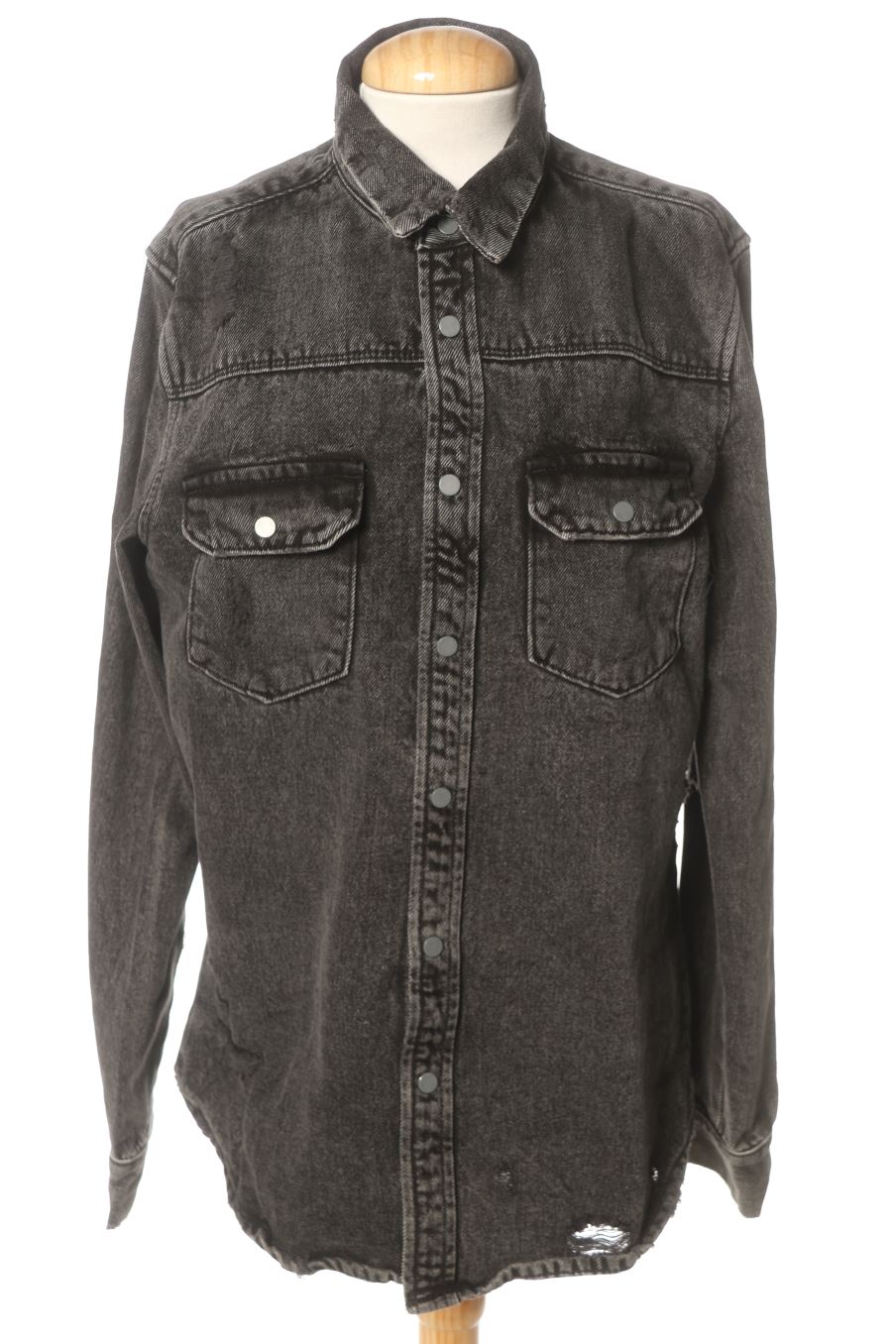 Camisa de Zara de la talla M, de color negro