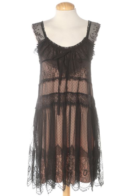 Aufwändiges Kleid