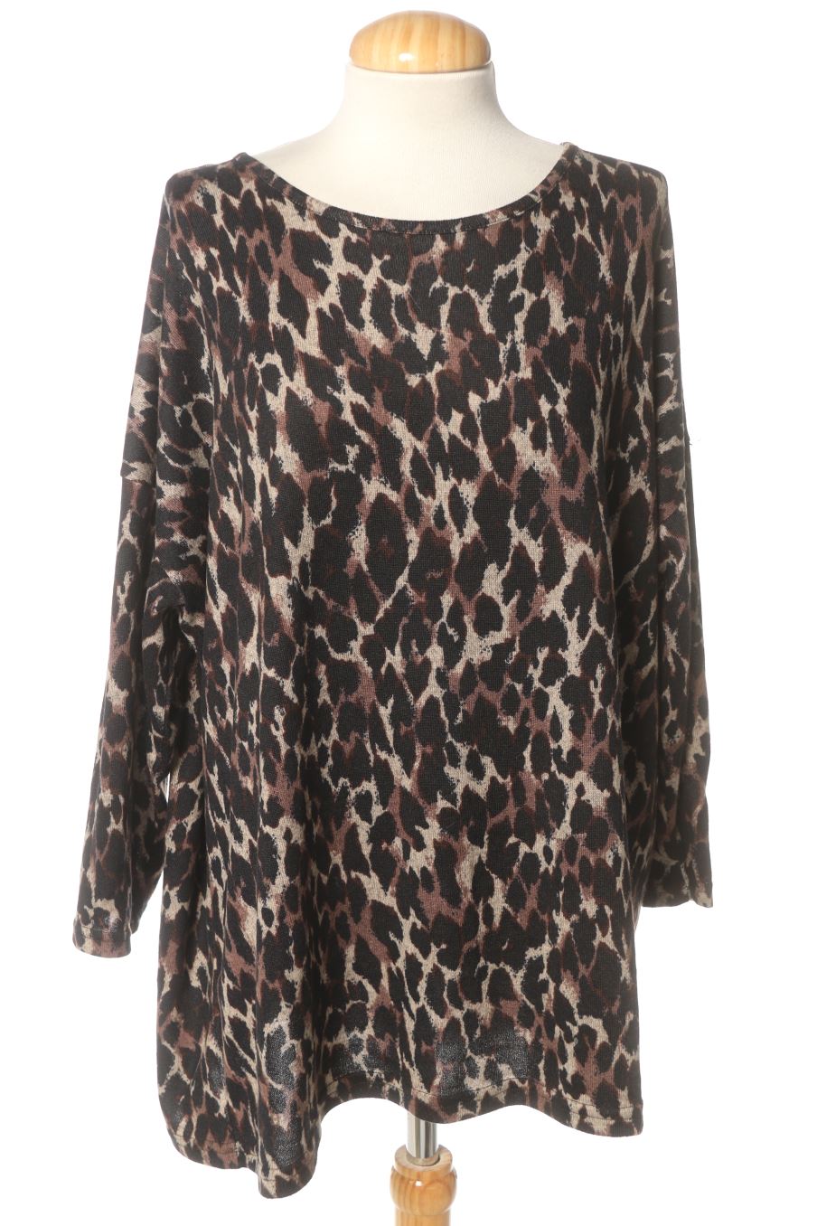 Pull only carmakoma de la taille 52, de couleur animal print