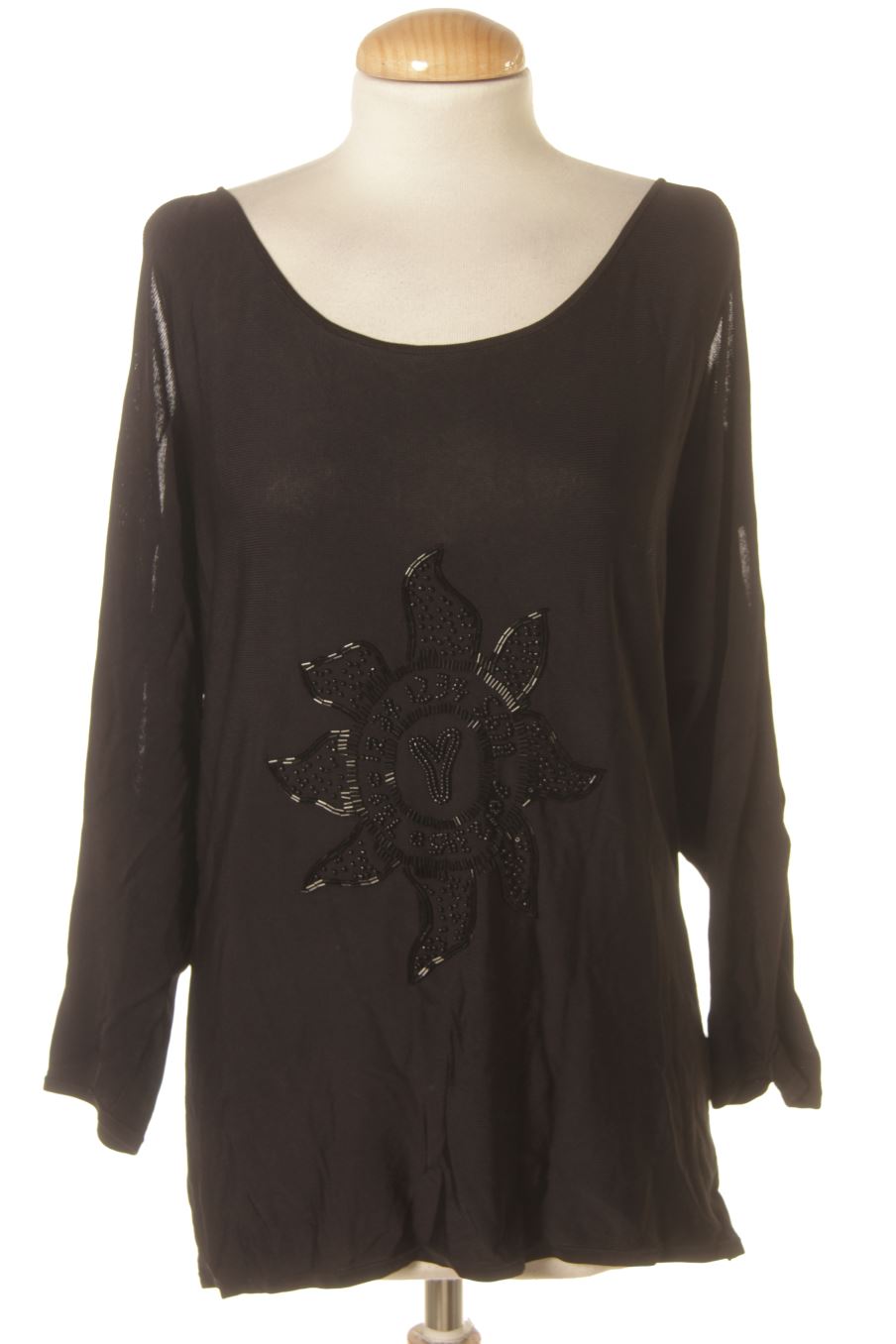 Pull Yuka de la taille 40, de couleur noir