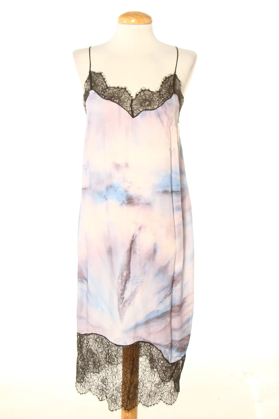 Robe de jour Mango de la taille S, de couleur imprimés