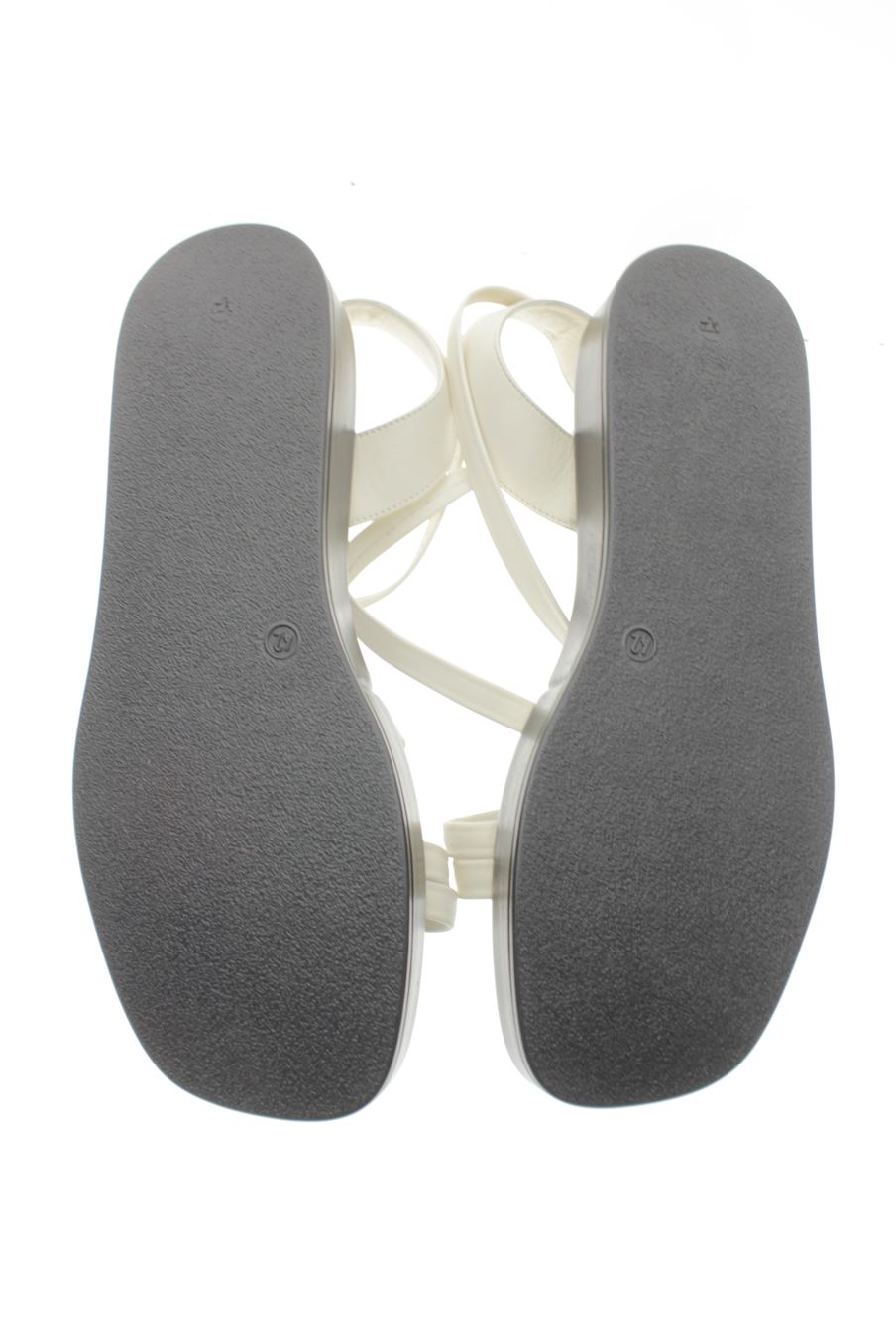 Sandalias planas de Inuovo de la talla 42, de color beige de